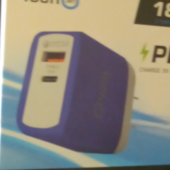 TECH361 dual-port wall charger.NWT.in sealed box!USB/Type C.BLUE smart charger. - Picture 11 of 11
